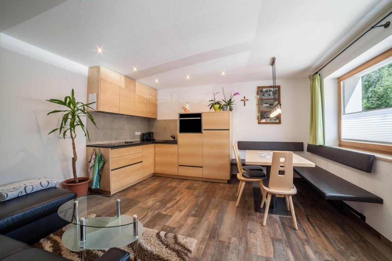 Melago Ferienwohnung Haus Fliri מראה חיצוני תמונה